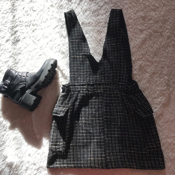 🚨 SOLD 🚨 Black Mini Jumper w/ striped pattern - Picture 4 of 4